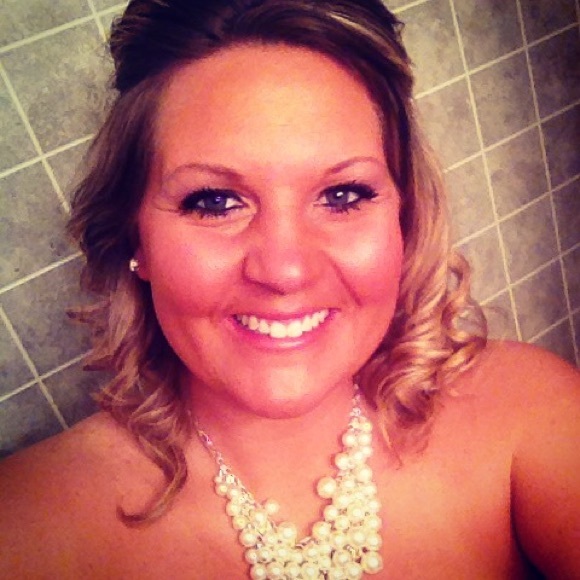 Meet your Posher, Sara - Picture 1 of 1